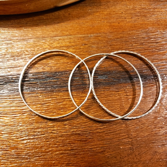 Set of 3 Vintage Sterling Silver Bangle Bracelets - Picture 4 of 9